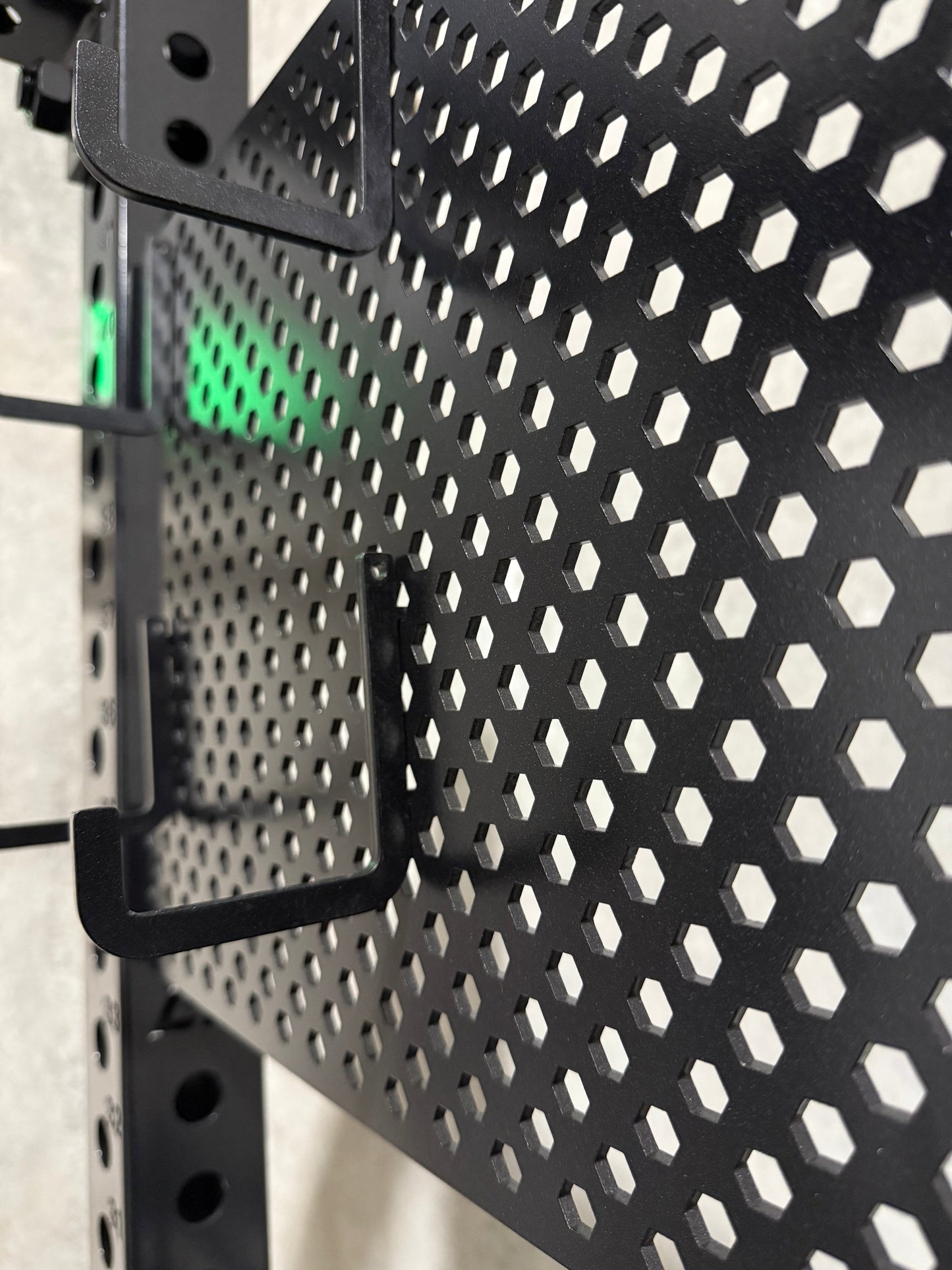 GIANT AXIS Peggy Cable Attachment Board Crossmember