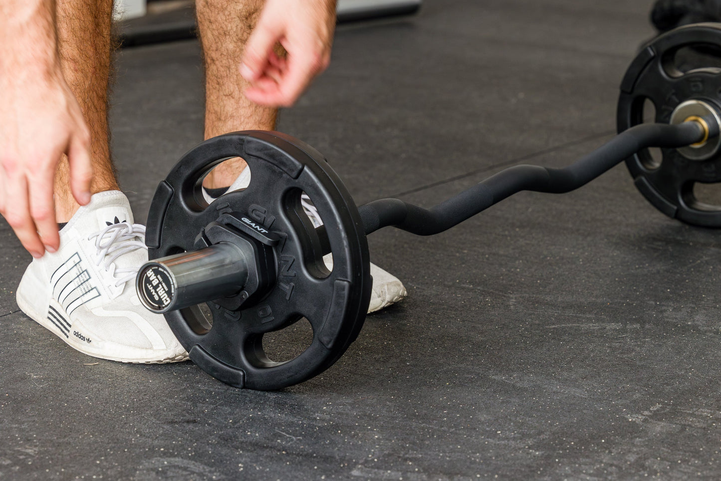 GIANT V2 EZ Curl Bar